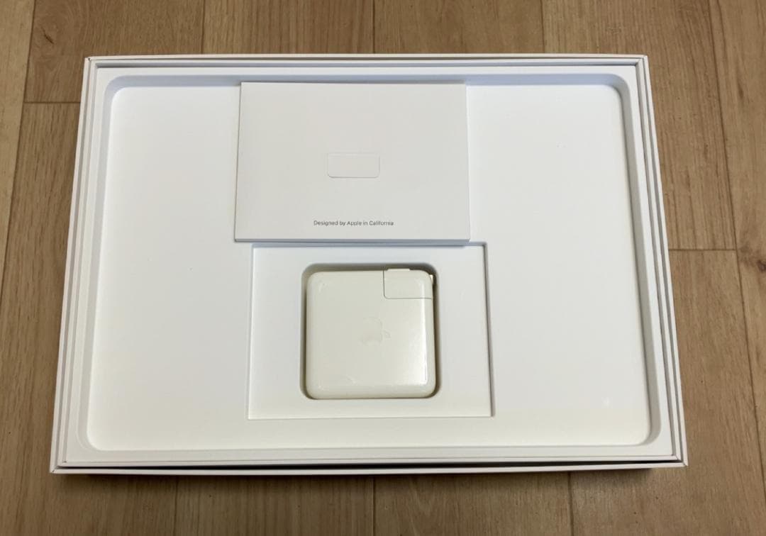 MacBook Pro 2018 512GB(i5 16GB) 13インチ 箱付