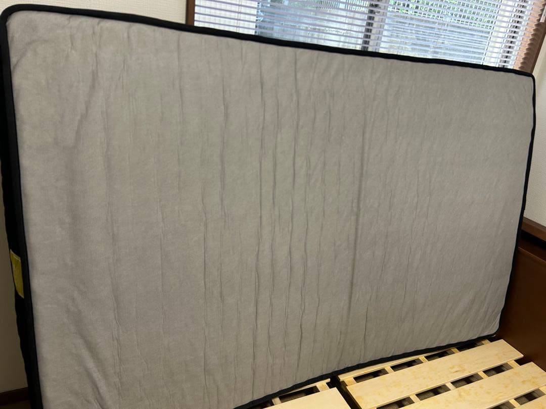 【shin】【美品】セミダブル　ベッドフレームマットレスセット