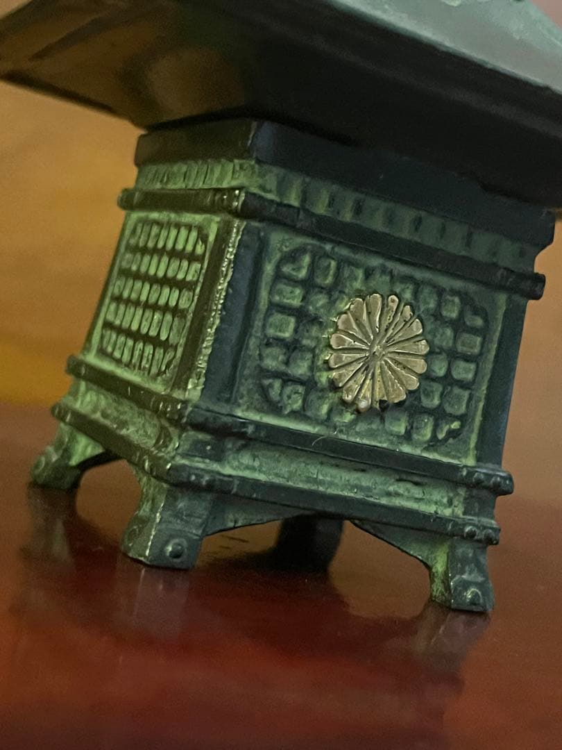 希少和風インテリアミニオブジェ　アンティークオブジェ　菊御紋入り靖國神社饗膳記念