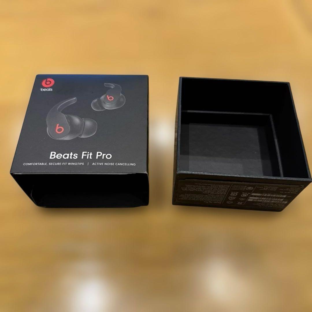 イヤホン Dr. Dre Beats Fits Pro