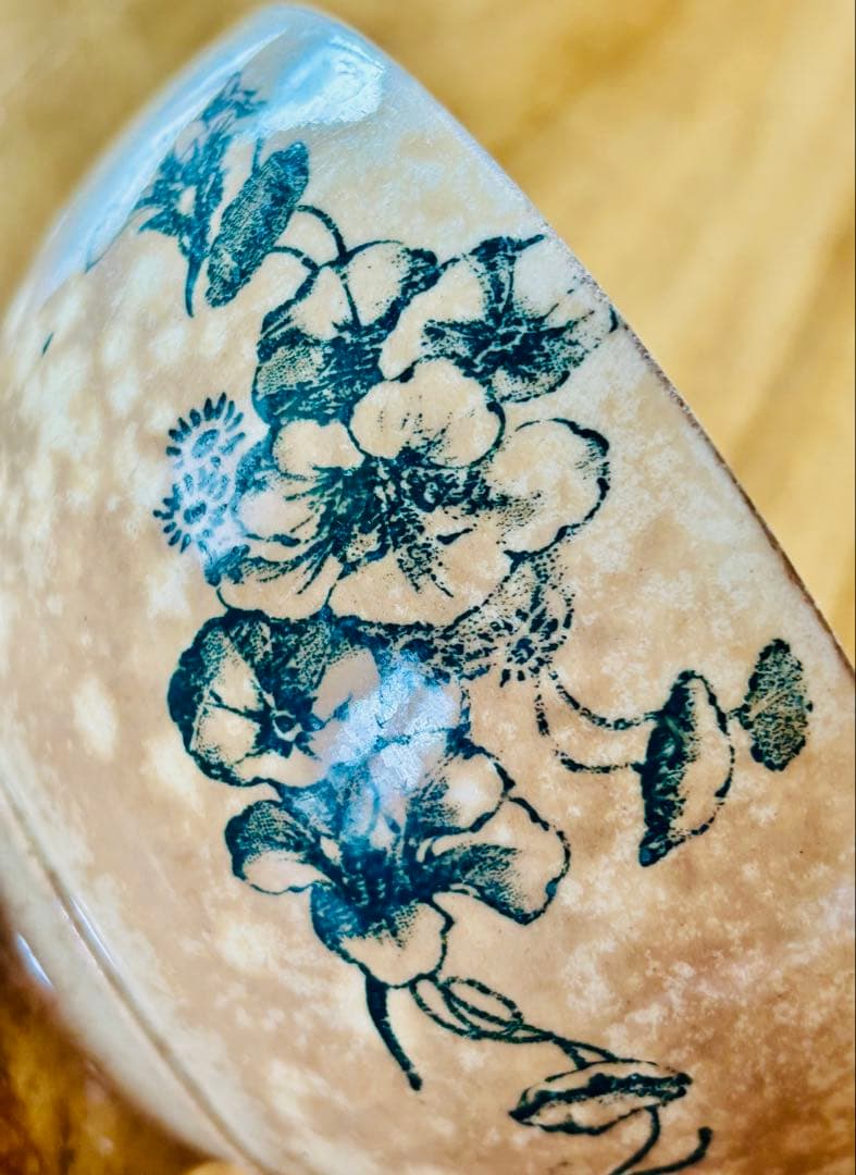 フランスアンティーク ゼラニウム柄のカフェオレボウル 口径15.4cm 飴色