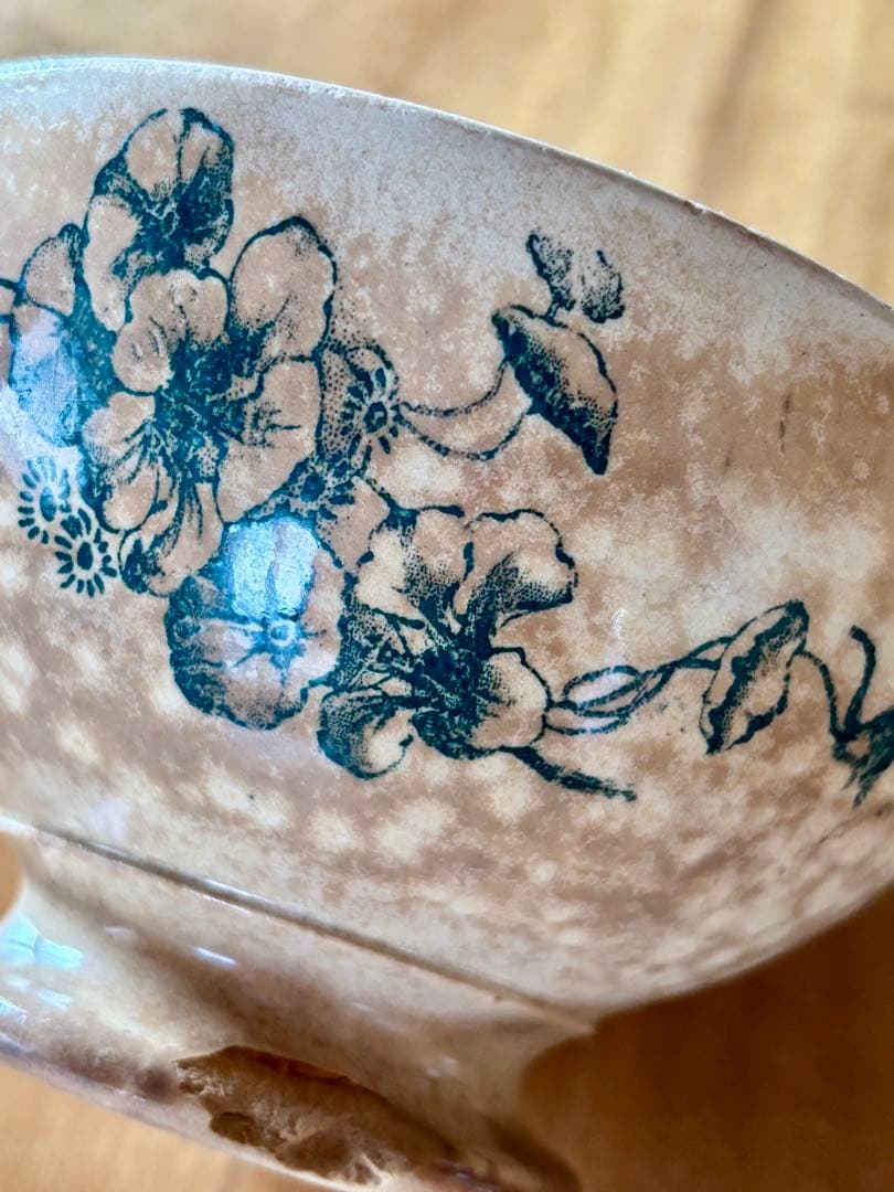 フランスアンティーク ゼラニウム柄のカフェオレボウル 口径15.4cm 飴色