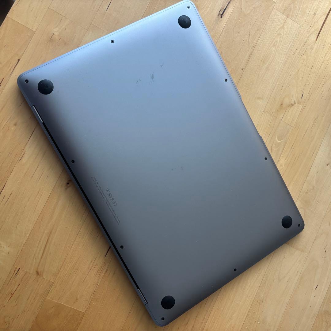 MacBook Air M1 13インチ_8GB/256GB 85%