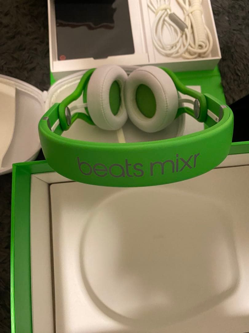 beats mixr グリーンヘッドホン