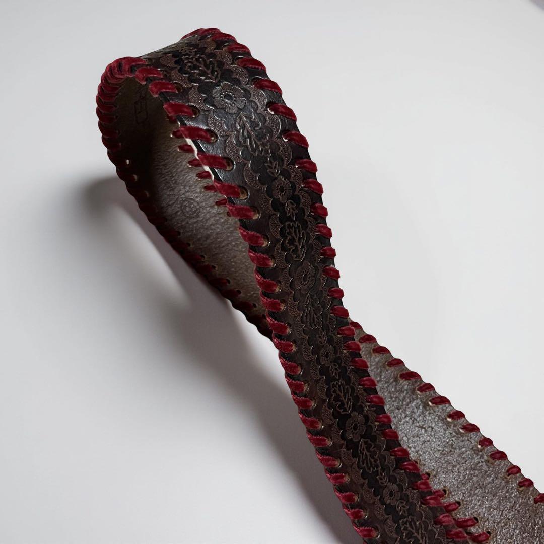 DSQUARED2 レザーベルト 花柄 型押し 赤レース装飾