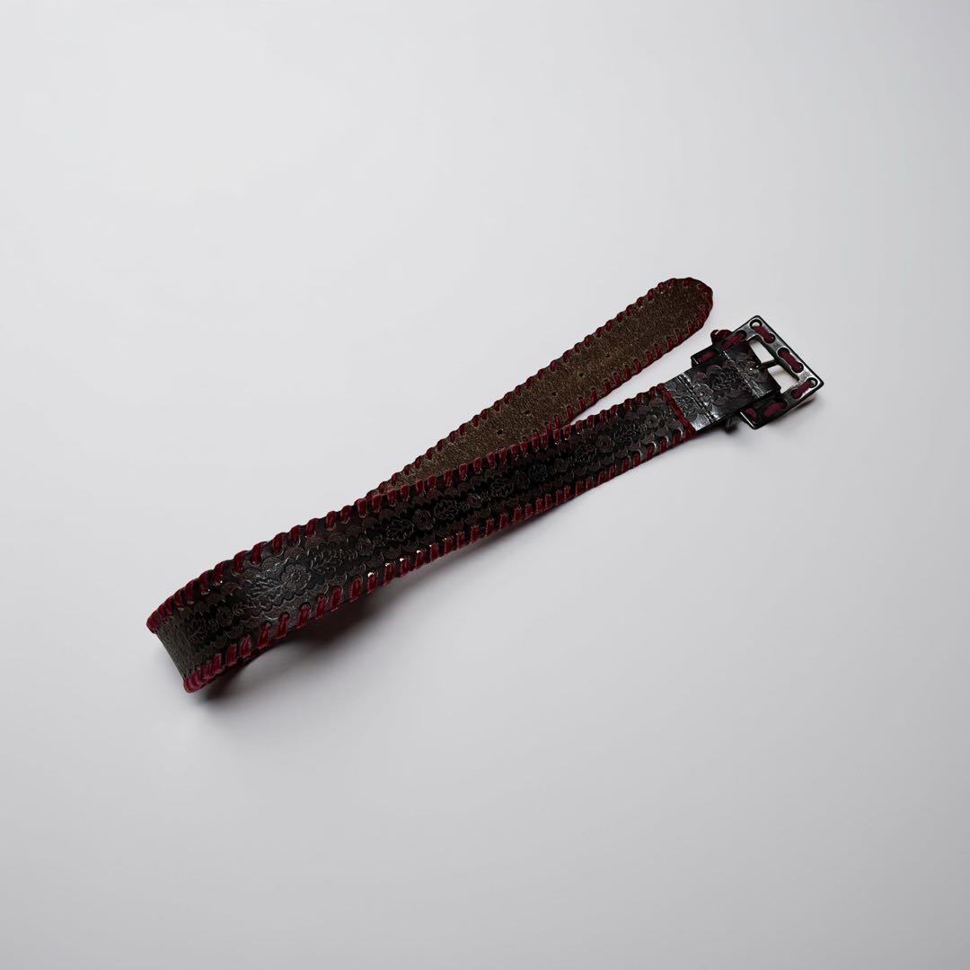 DSQUARED2 レザーベルト 花柄 型押し 赤レース装飾