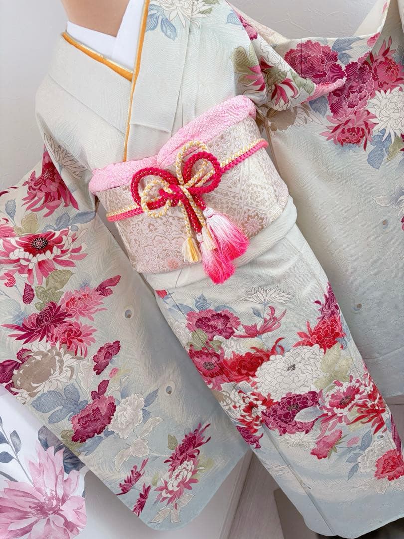 商品状態欄必須確認！新品　正絹振袖フルセット　牡丹•菊調　淡い青色 花柄