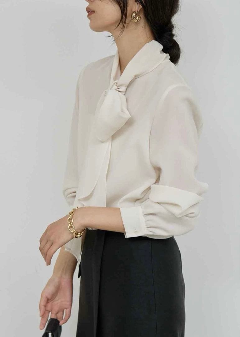 【完売品】フィネスボウタイブラウス