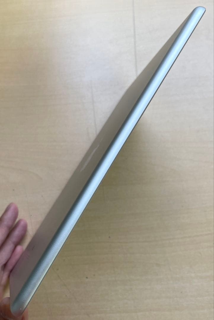 iPad 第6世代　A1893　Wi-Fiモデル　シルバー　32GB 美品　#4