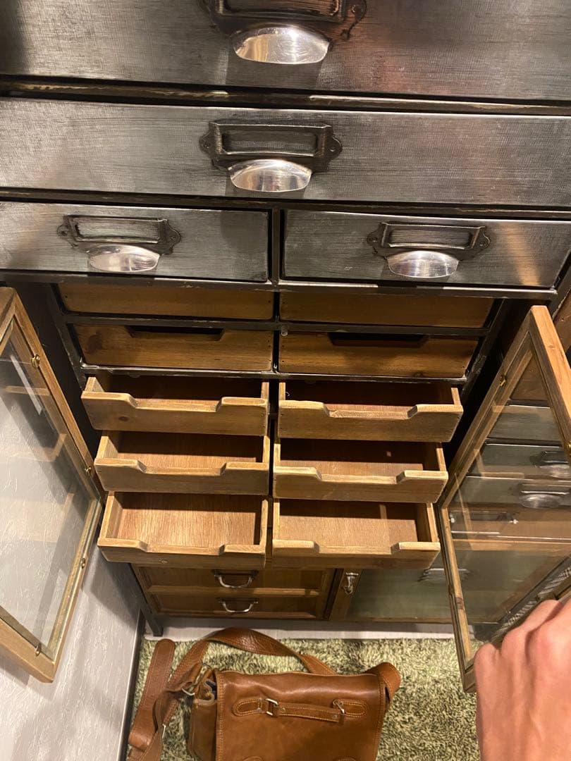 キャビネットラック　ブリキ　アンティーク調　レトロ調　棚