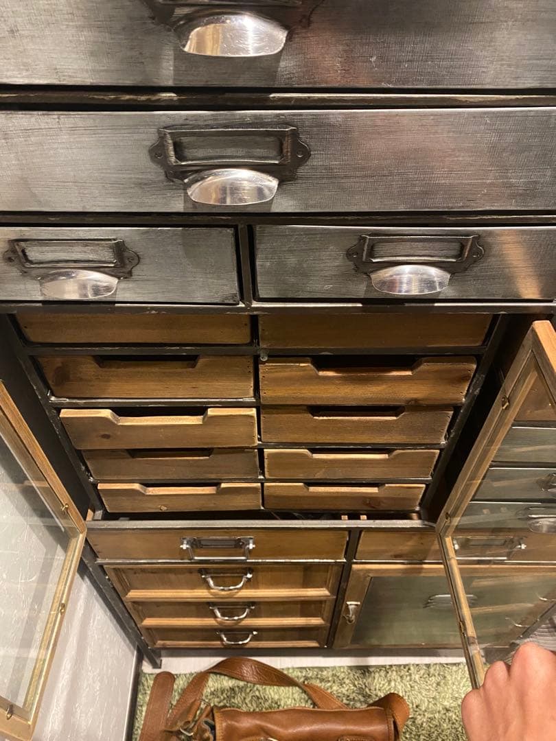 キャビネットラック　ブリキ　アンティーク調　レトロ調　棚