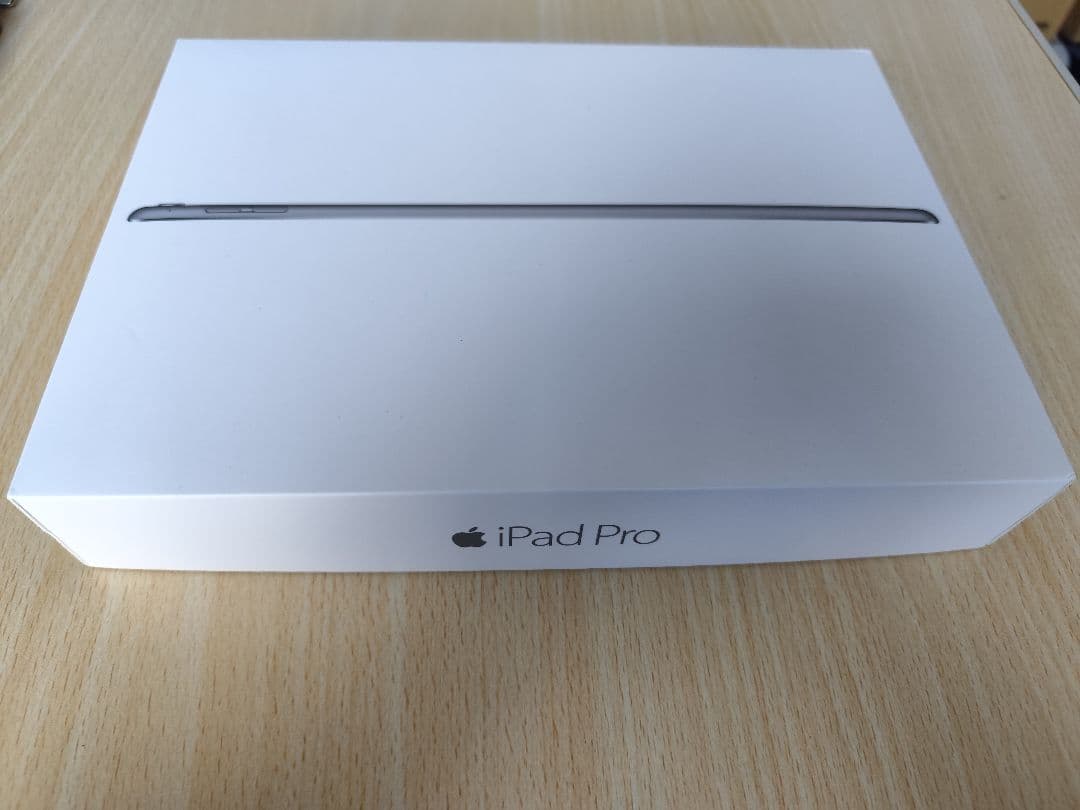 iPad Pro 9.7（Wi-Fi,128GB,スペースグレイ）