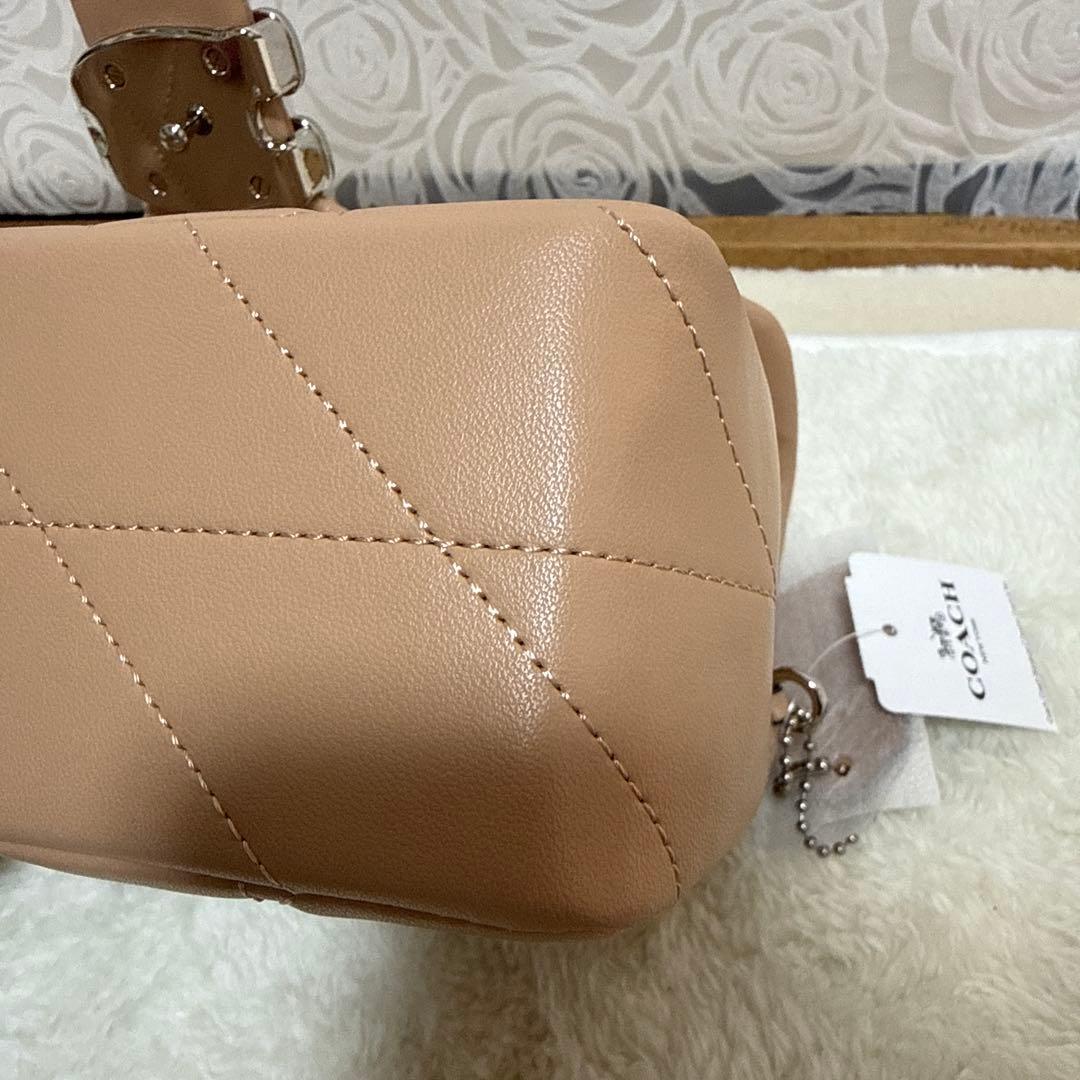 COACH キルティングショルダーバッグ ベージュ26cm