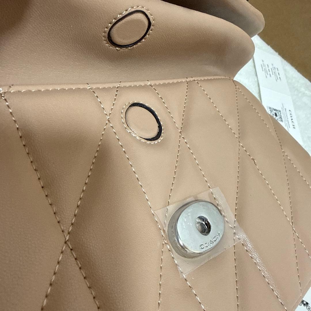 COACH キルティングショルダーバッグ ベージュ26cm