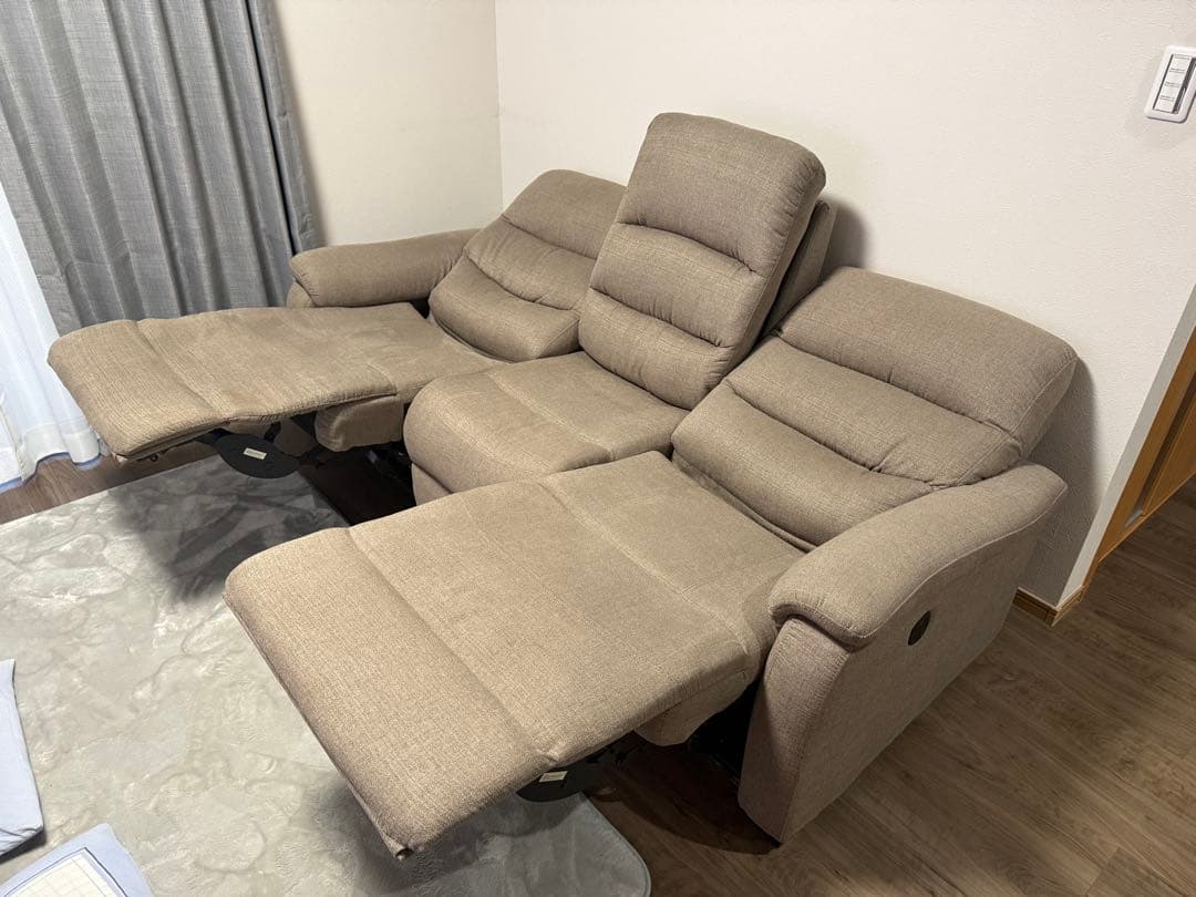 【からあげ】ニトリ Nビリーバー 電動リクライニングソファ 3人掛け
