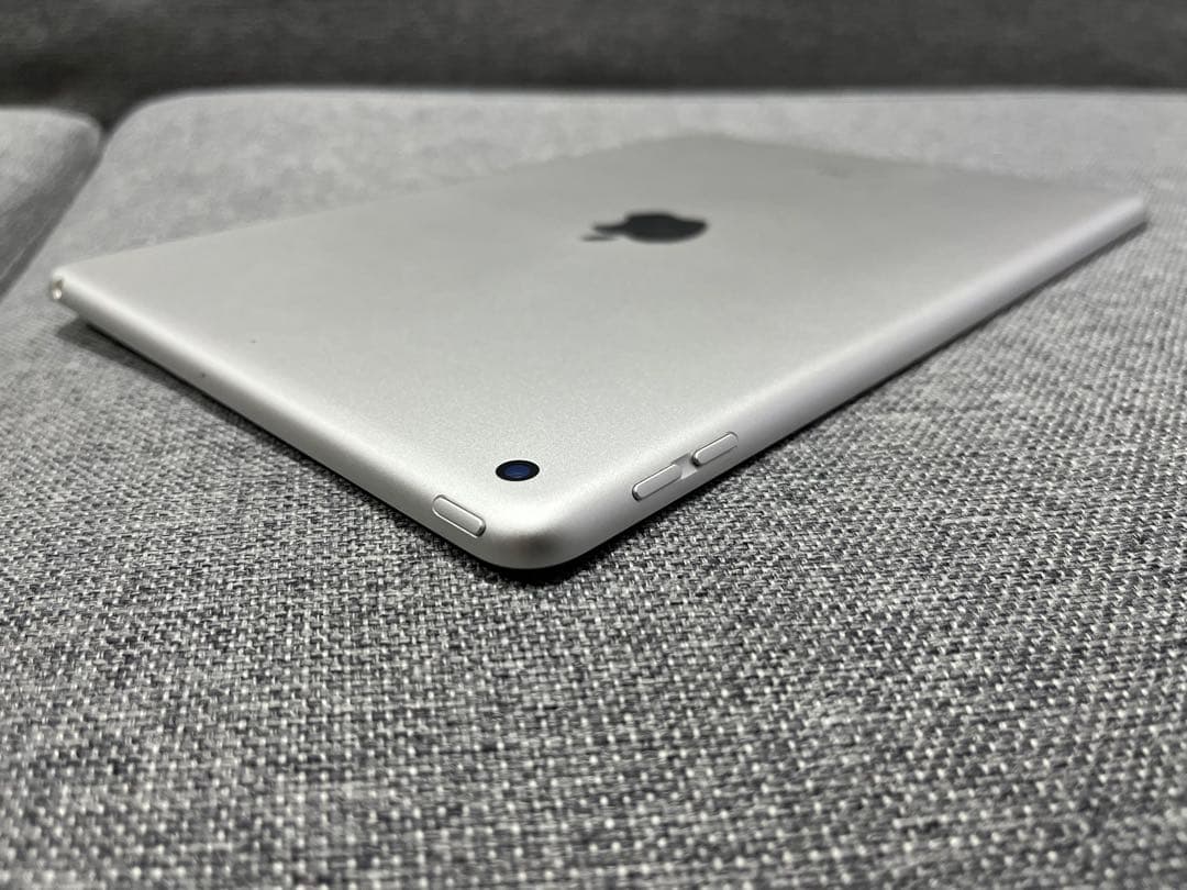 Apple iPad 第9世代 Wi‑Fiモデル 64GB シルバー本体