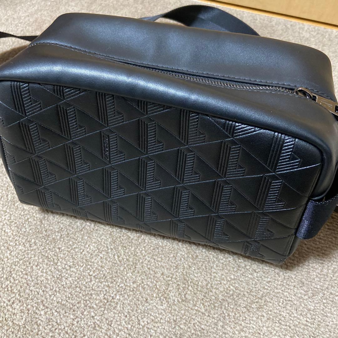 ラコステ レザーモノグラフショルダーポーチ