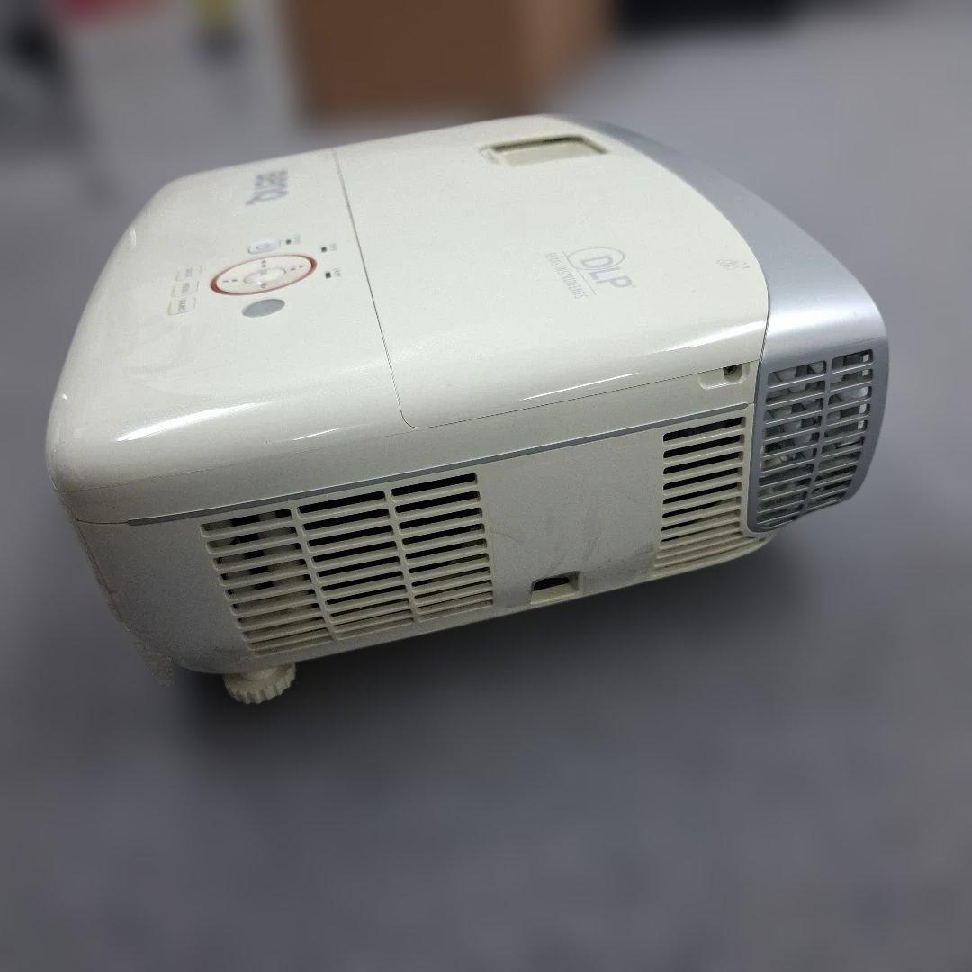 短終点タイプ BenQ プロジェクター本体 DLP技術