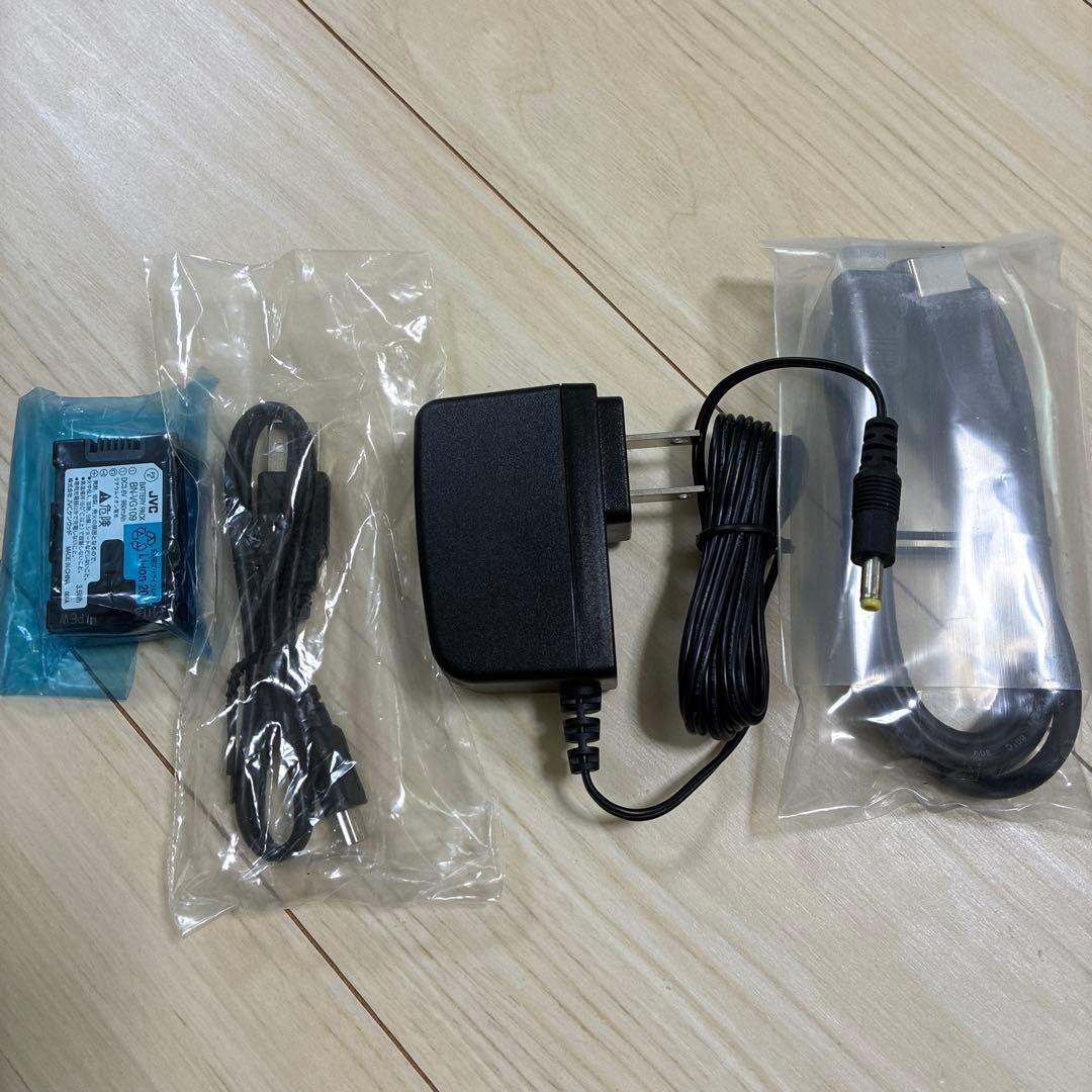 JVC Everio FULL HD ビデオカメラ 本体　GZ-HM133