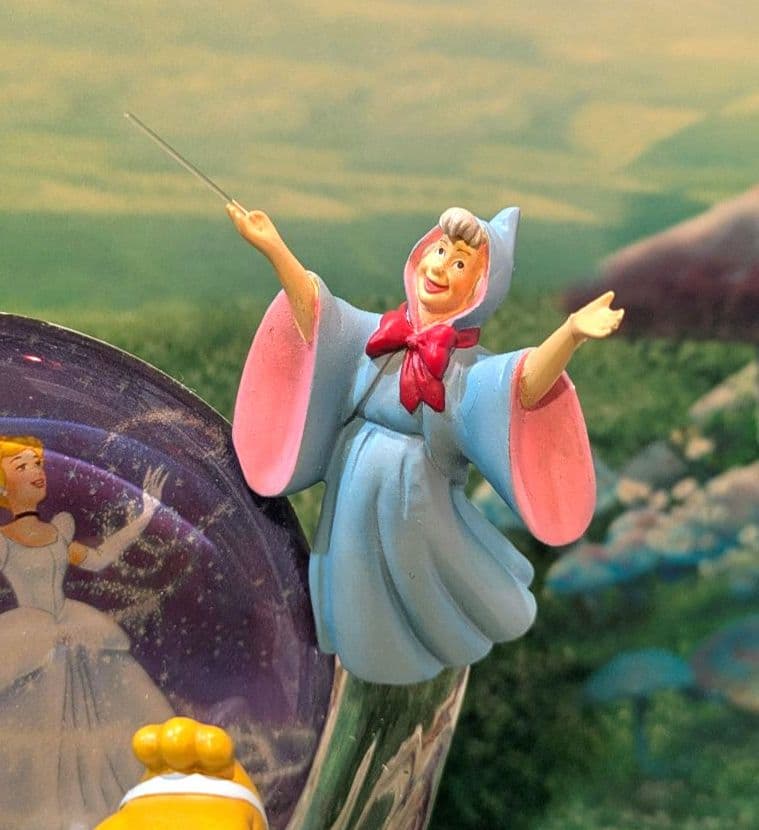 ディズニー スワーリング プリンセス　シンデレラズ・マジック・モーメント　レア