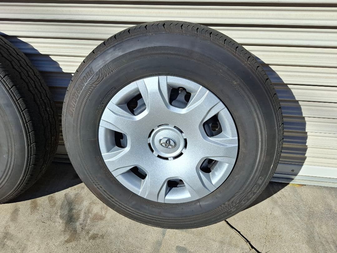埼玉　ハイエース純正タイヤ　ブリジストンエコピア　25年8月納車5000km使用