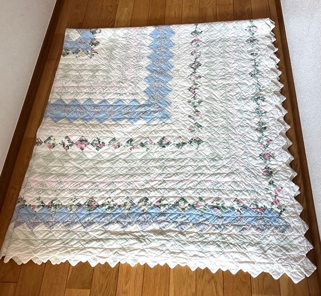 アメリカンアンティークキルト　ベッドカバー　ブロック繋ぎ