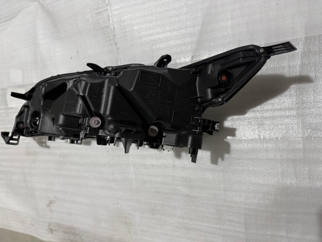 ハリアー純正ヘッドライト 右 補修あり