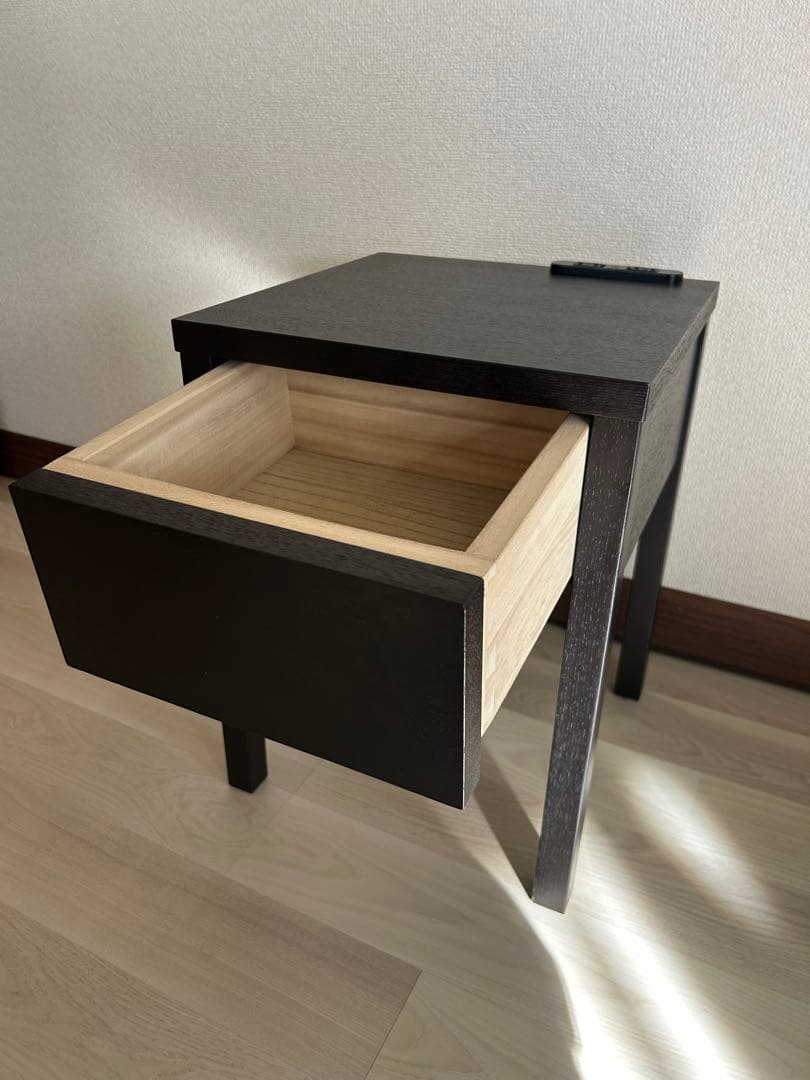 アマンド ナイトテーブル ベッドサイドテーブル 関家具 タモ材 ブラウン 高品質