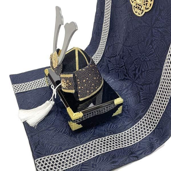 金襴銀兜　几帳付　五月人形兜飾り　端午の節句卓上飾り リュウコドウ 龍虎堂 ちり