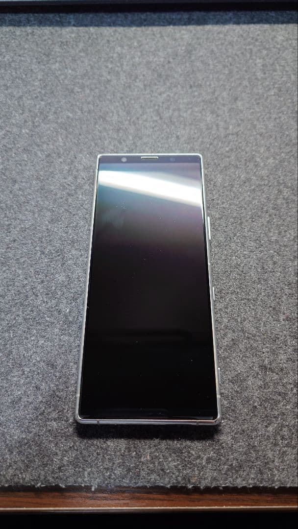 美品　au SONY Xperia 5 SOV41 グレー　ホワイト