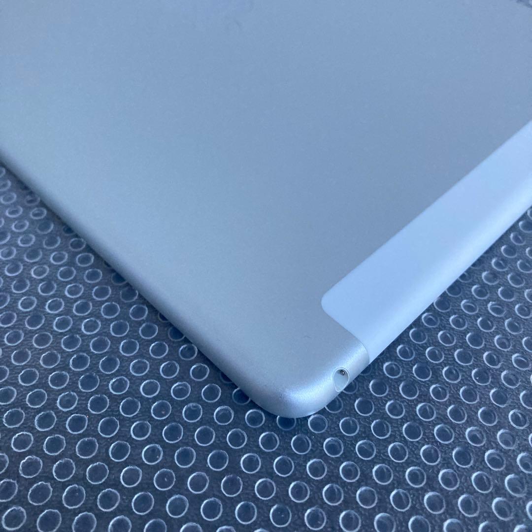 3939 極美品新品級☆電池最良好☆iPad Air2 128GB ドコモ☆