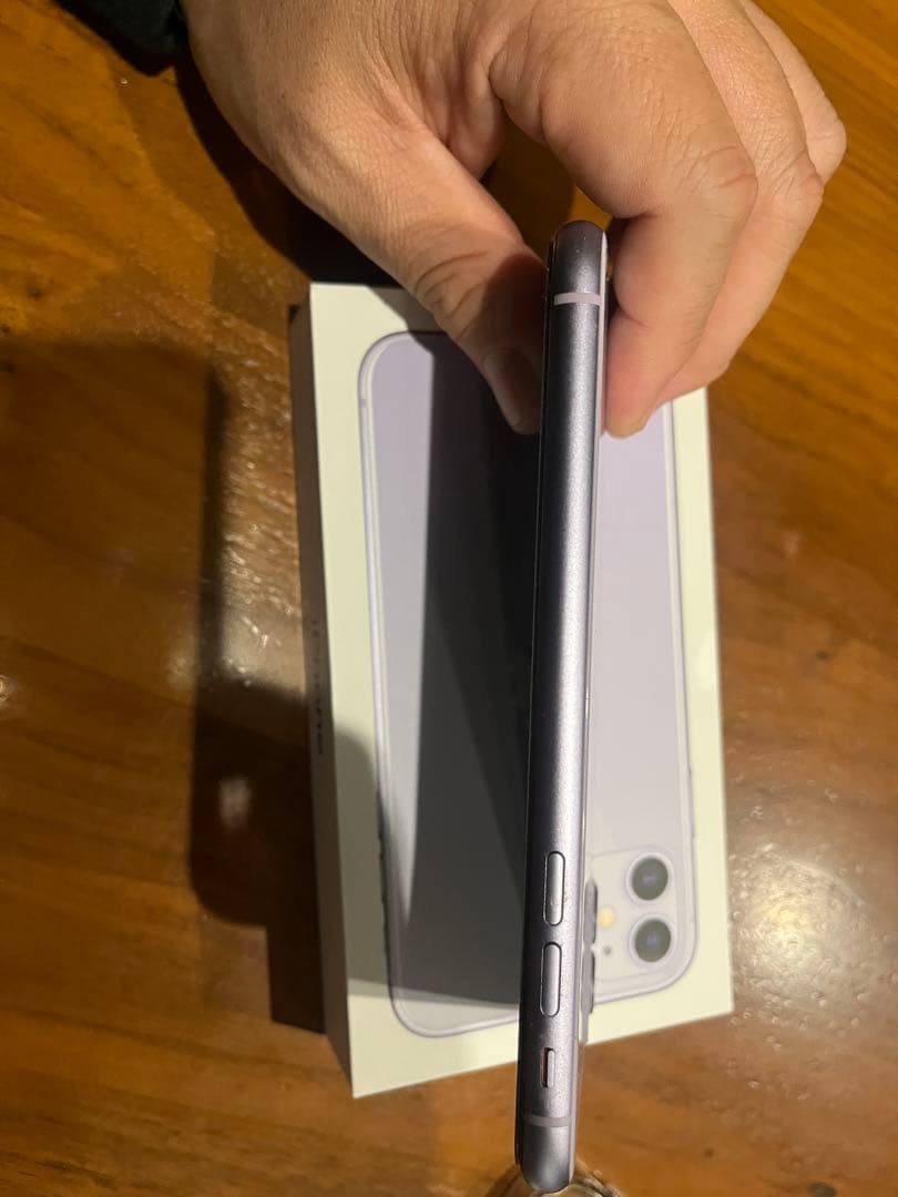 iPhone11 パープル　64G