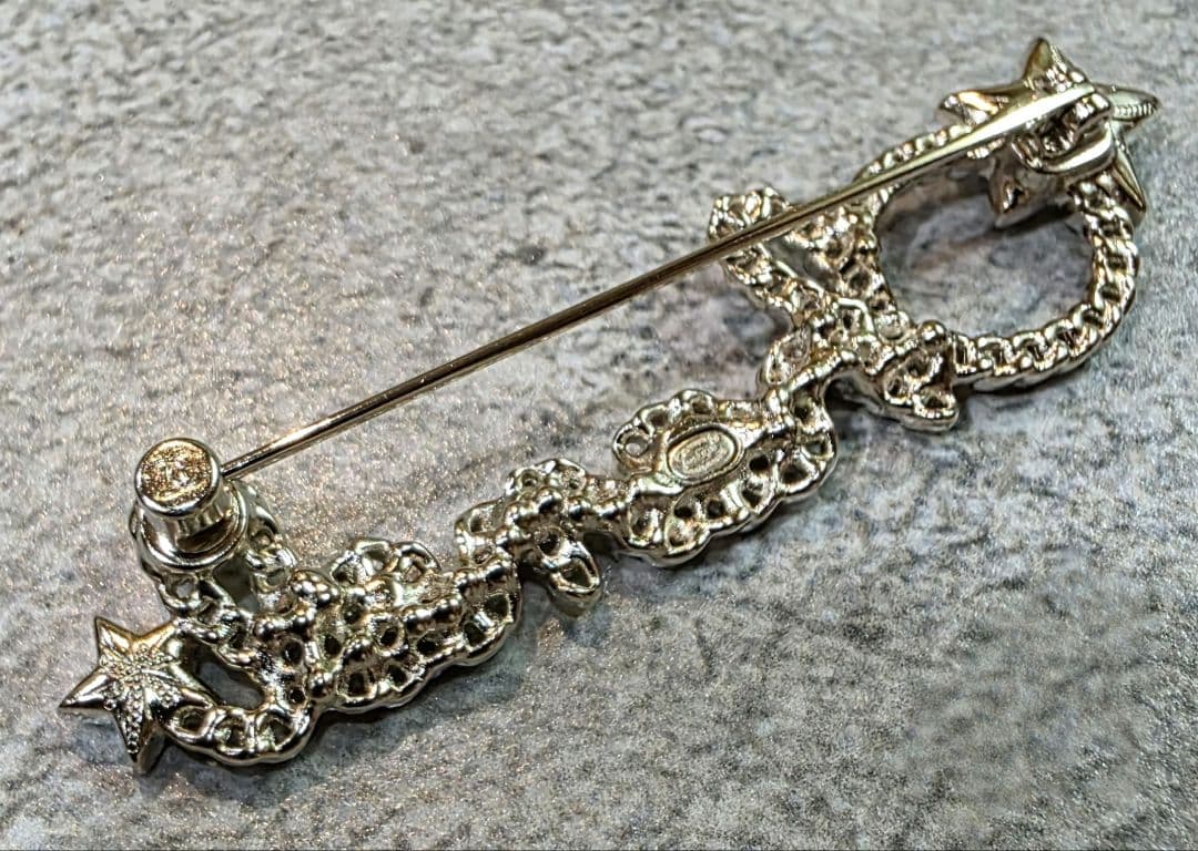 CHANEL ブローチ 新作✧*。