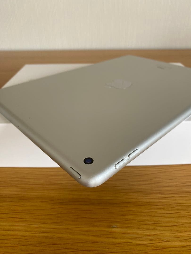 iPad 第5世代 美品　128GB iPad本体