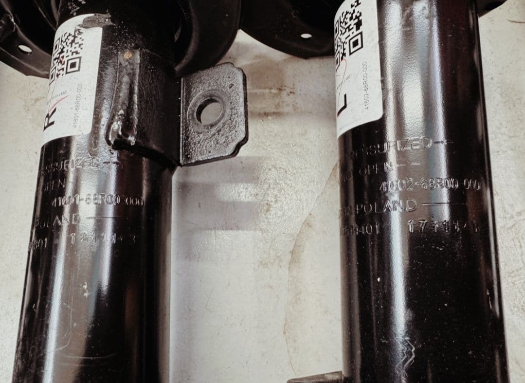 美品 ZC33S スイフトスポーツ 純正サスペンション