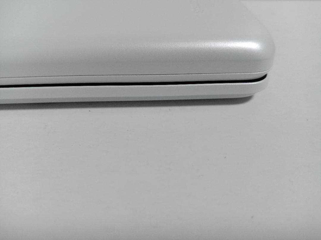 ☆ au GRATINA KYF42 ホワイト SIMロック解除済み