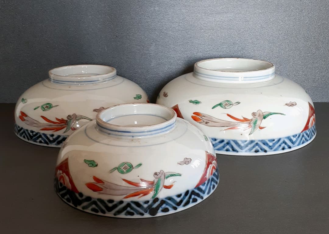 【名品】明治時代　古伊万里　金彩色絵　帆掛け舟に山水図　三重鉢　大中小　無傷！