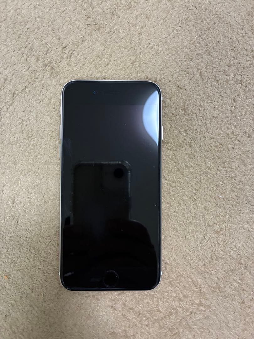 iphone se 第三世代　バッテリー83%