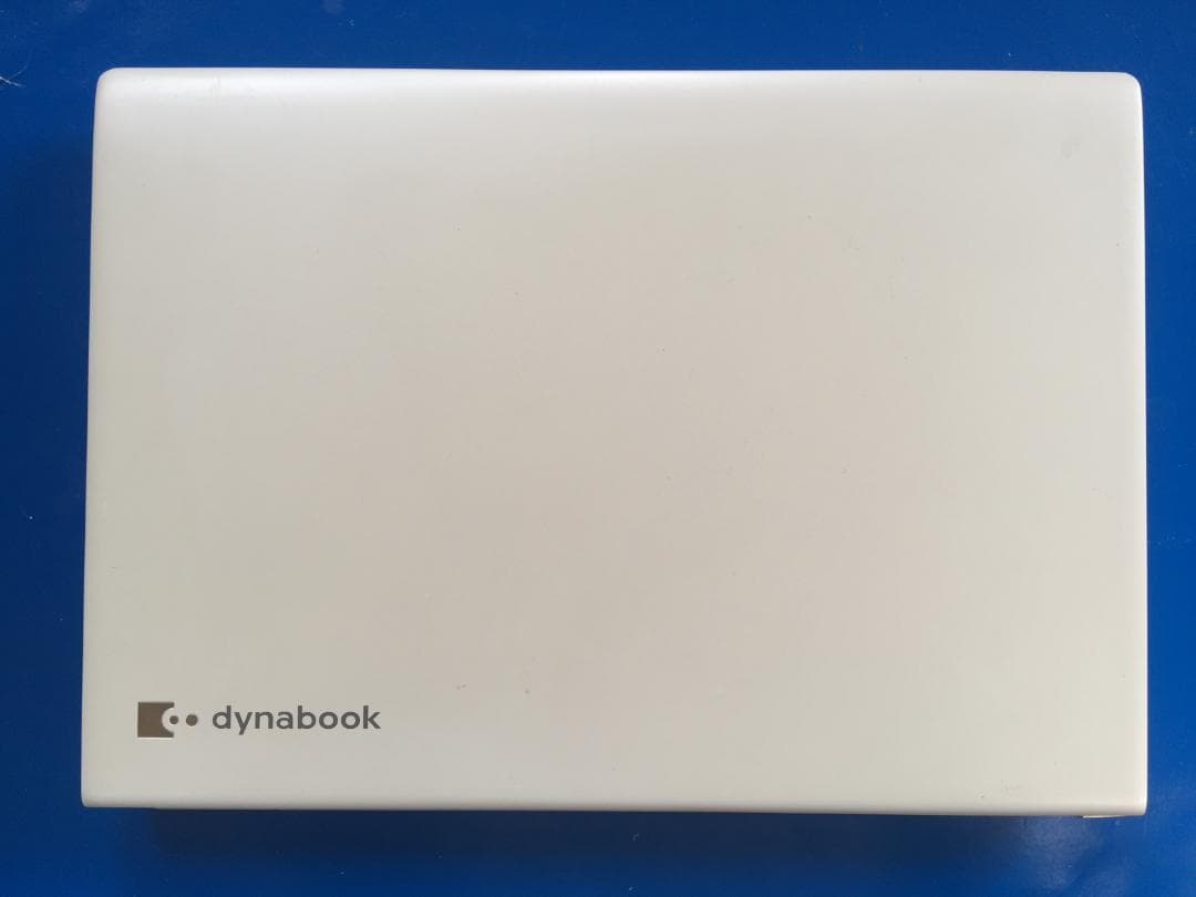 東芝 dynabook R734/E36KW 13.3型 軽量・コンパクトノート