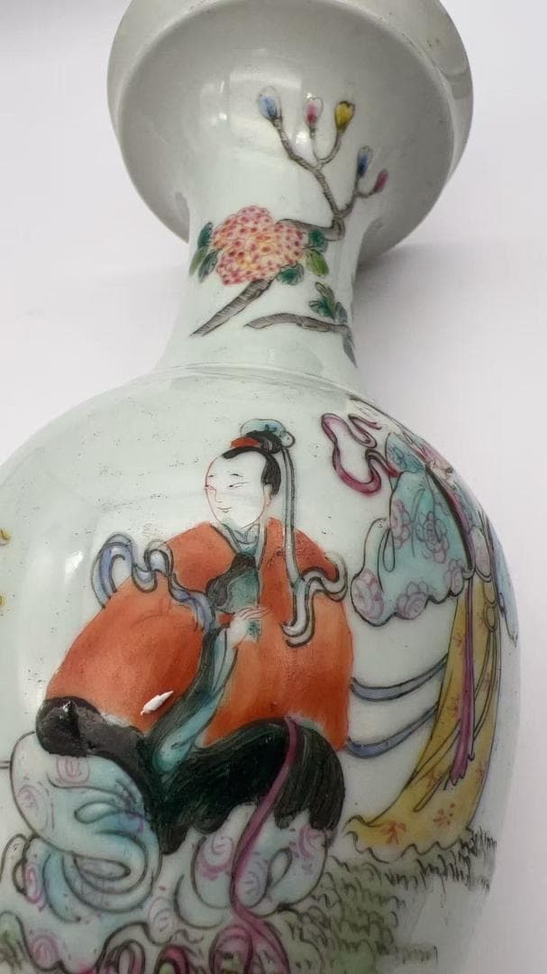 清嘉慶時代 【大清嘉慶年製】在銘 粉彩人物物語文盤口瓶 景徳鎮　花瓶 (Y-5)