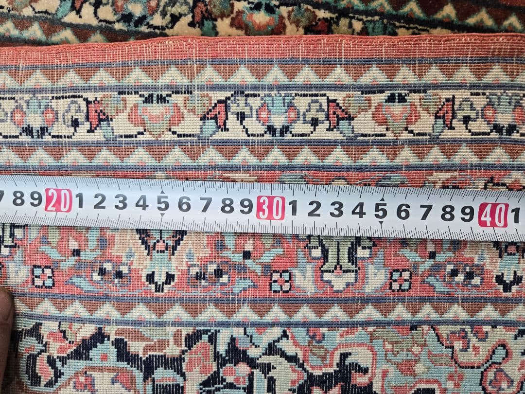 トルクラグ手織り クリーニング済み 素材シルク サイズ126cm×66cm