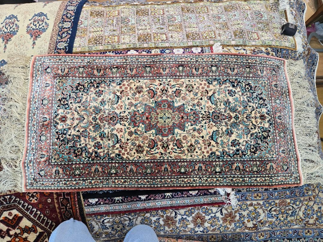 トルクラグ手織り クリーニング済み 素材シルク サイズ126cm×66cm