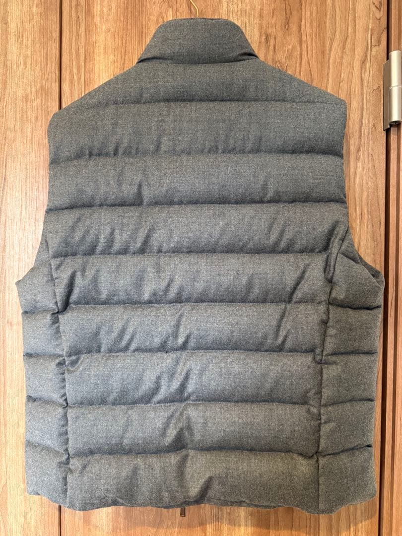 ムーレー　MOORER ダウンベスト