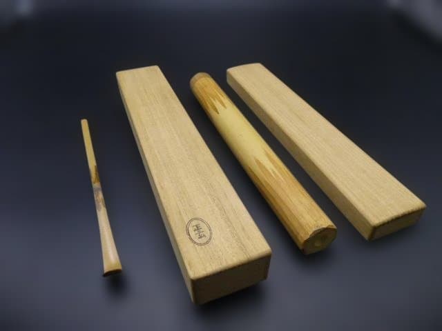 裏千家十五代　鵬雲斎　自作茶杓／銘「無着」／共箱共筒／黒田正玄下削り