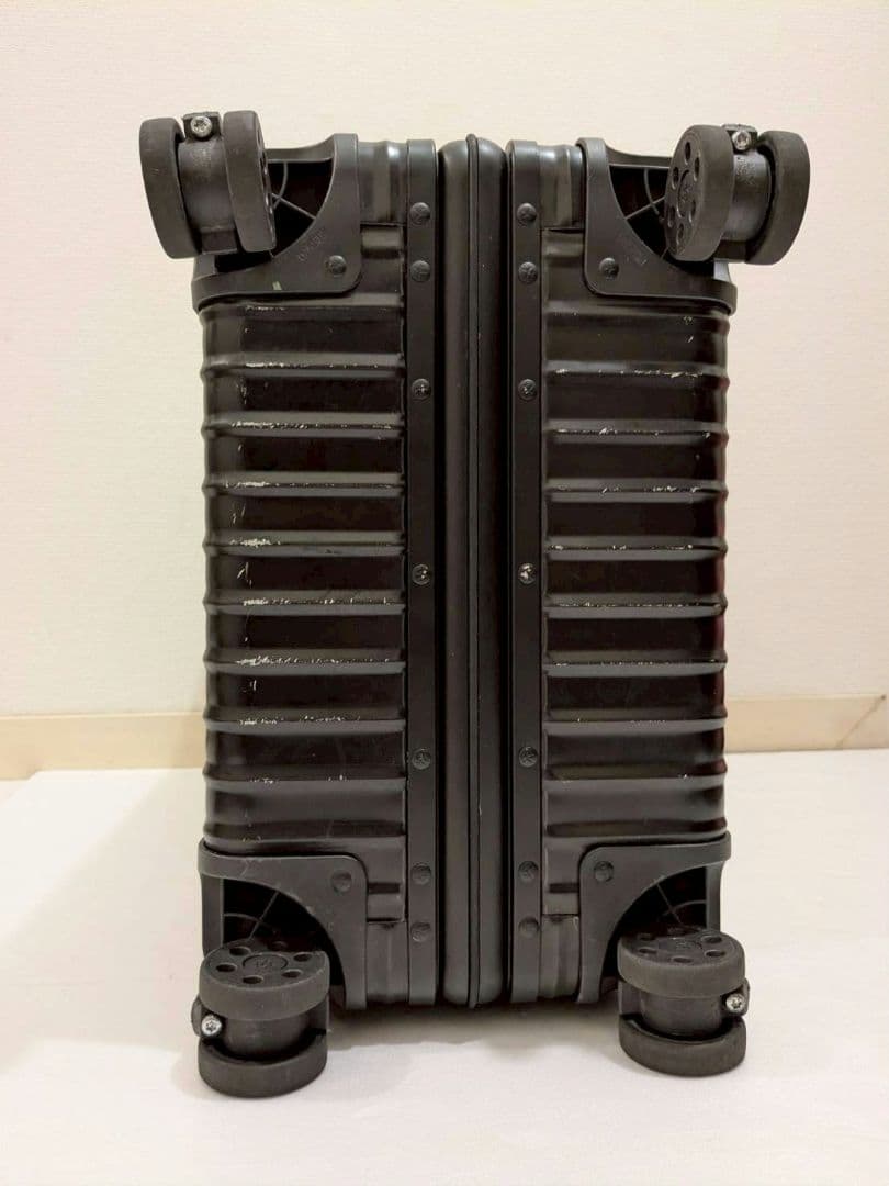 生涯保証 リモワ クラシック キャビン ブラック 36L