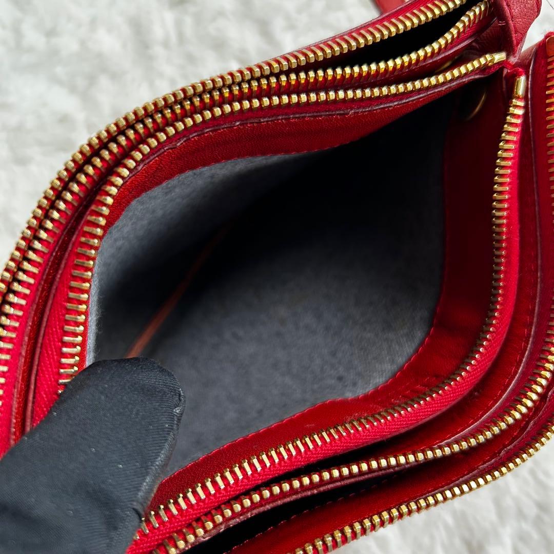 美品✨　CELINE トリオ　本革　ショルダーバッグ　旧ロゴ　赤