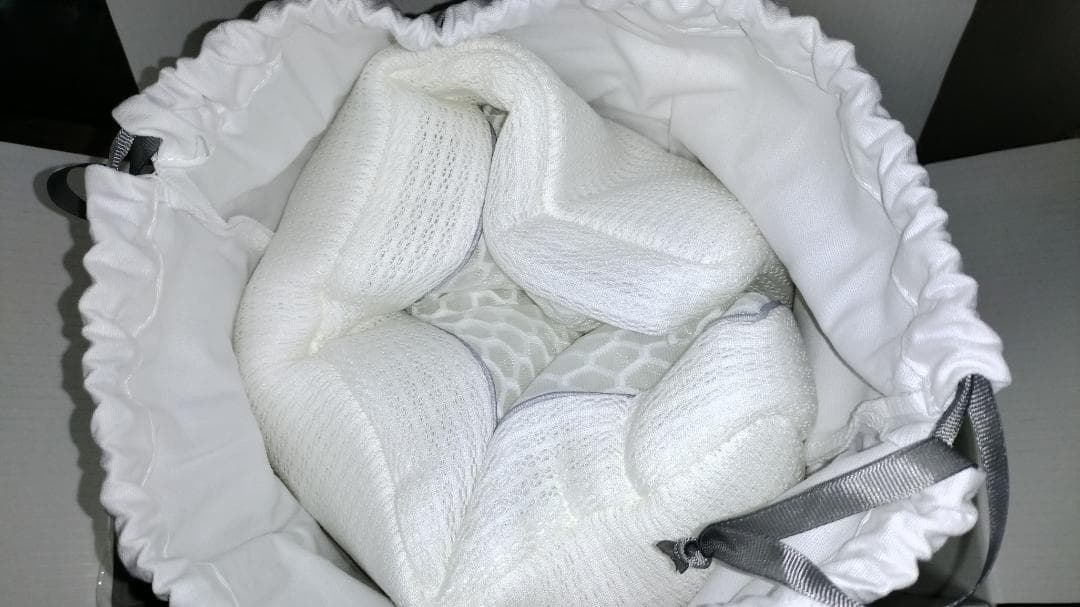 m*n様 ESMERALDA（エスメラルダ）呼吸する枕 女性専用 日本製