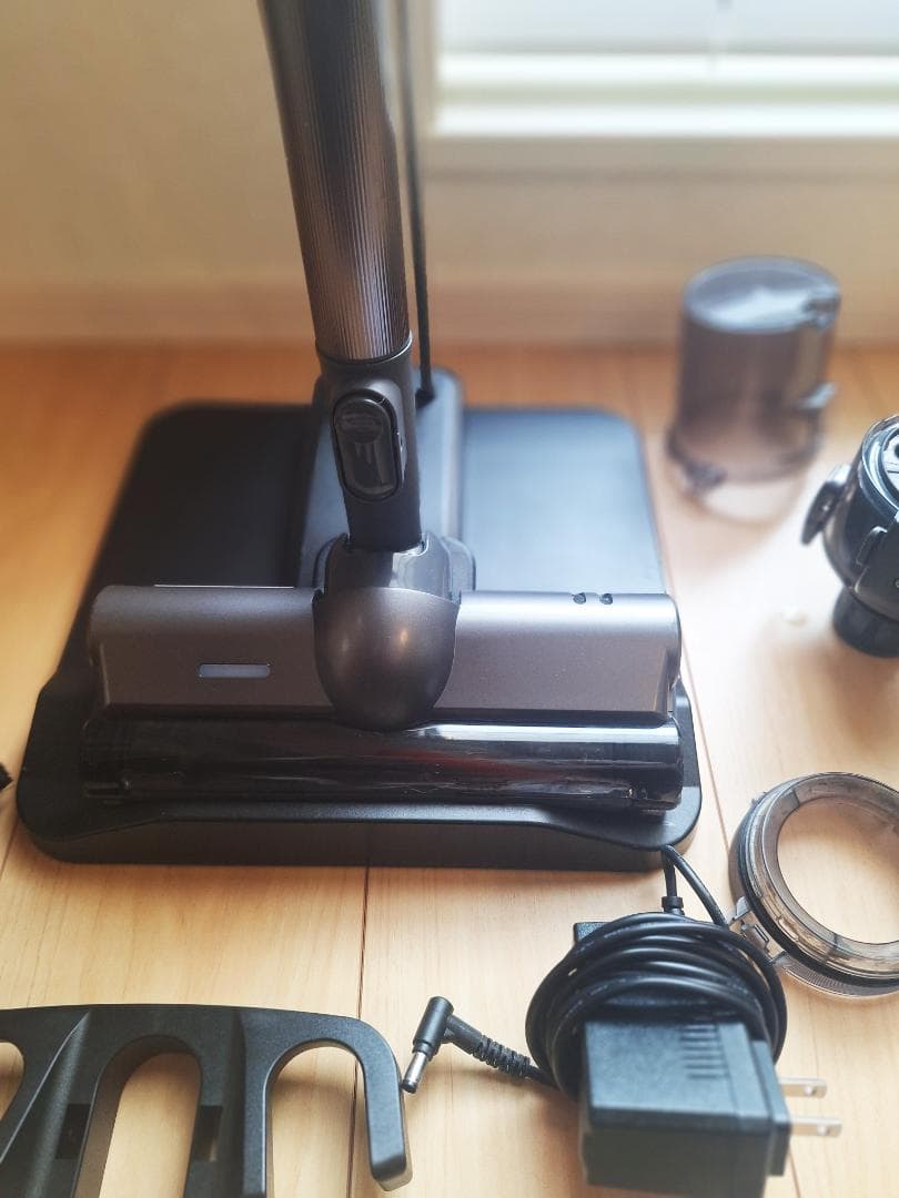 美品✨ 東芝 TOSHIBA コードレスクリーナー VC-CLX72-H