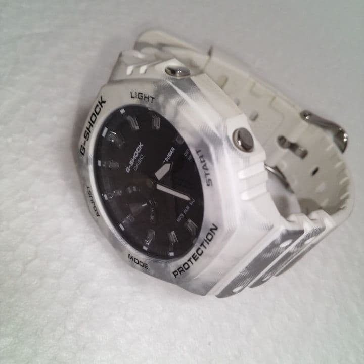 おとちゃん様・CASIO GーSHOCK カーボン コア ガード 白