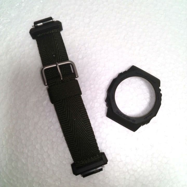 おとちゃん様・CASIO GーSHOCK カーボン コア ガード 白